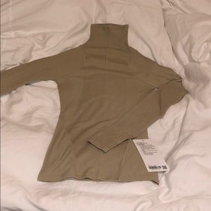 NWT Lululemon Turtleneck